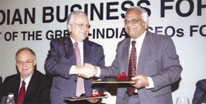Deputy Foreign Minister Petros Doukas, Dr. Athanase Lavidas, SEV Secretary General & Head of International Operations and N Kumar at the Greek-Indian Business Forum held in Mumbai on
14 November 2007