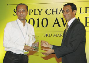 Feroz Husain, Joint Manager, received the award on behalf of Xomox Sanmar.