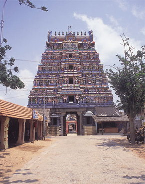 The gopuram of the Vedaranyeswarar temple at Vedaranyam. This temple is dedicated to the Hindu god Siva and his consort Parvati