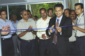 Vijay Sankar cuts the ribbon at the inauguration.