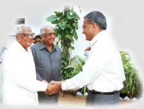 N Sankar welcoming R Venkataraman.